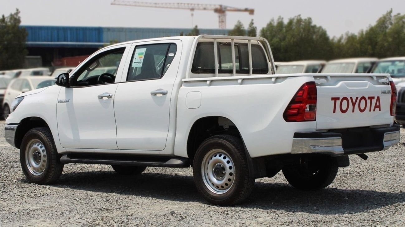 Toyota Hilux TOYOTA  HILUX 2.7L MT BASIC GCC