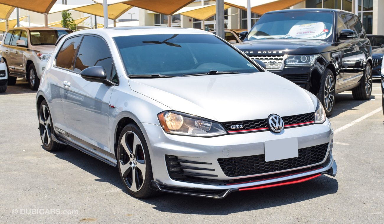 فولكس واجن جولف GTI