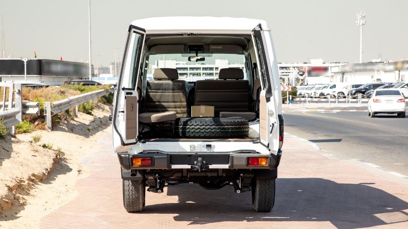 تويوتا لاند كروزر 70 2025 Toyota Land Cruiser 4.0L M/T