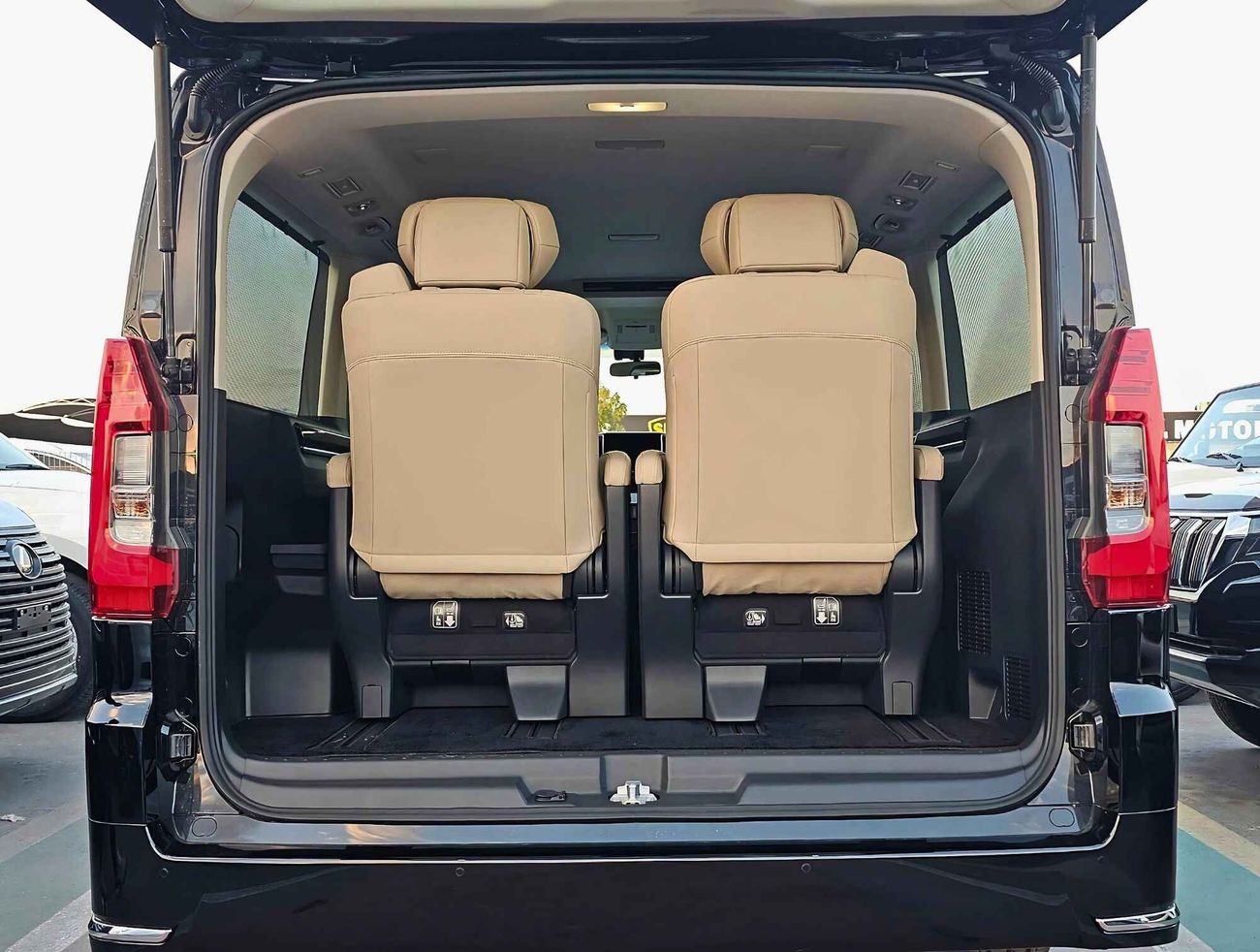 Toyota Granvia PREMIUM, 3.5L V6 PETROL A/T, 360* CAMERAS /  VSC 8” MULTIMEDIA OTTOMAN SEATS (CODE #  69029)