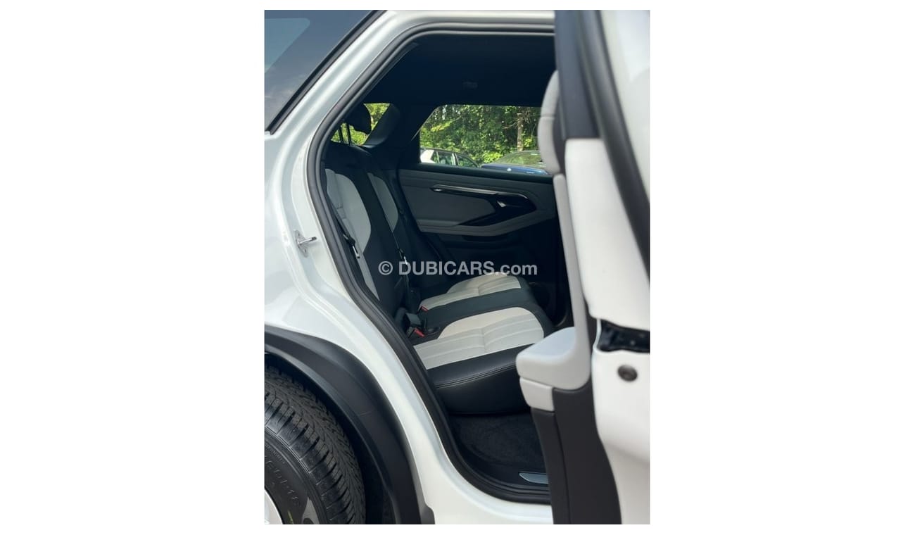 لاند روفر رانج روفر إيفوك NEW P300e R-Dynamic Right Hand Drive