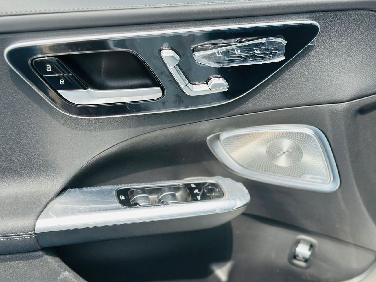 Mercedes-Benz C 200  TRIMS