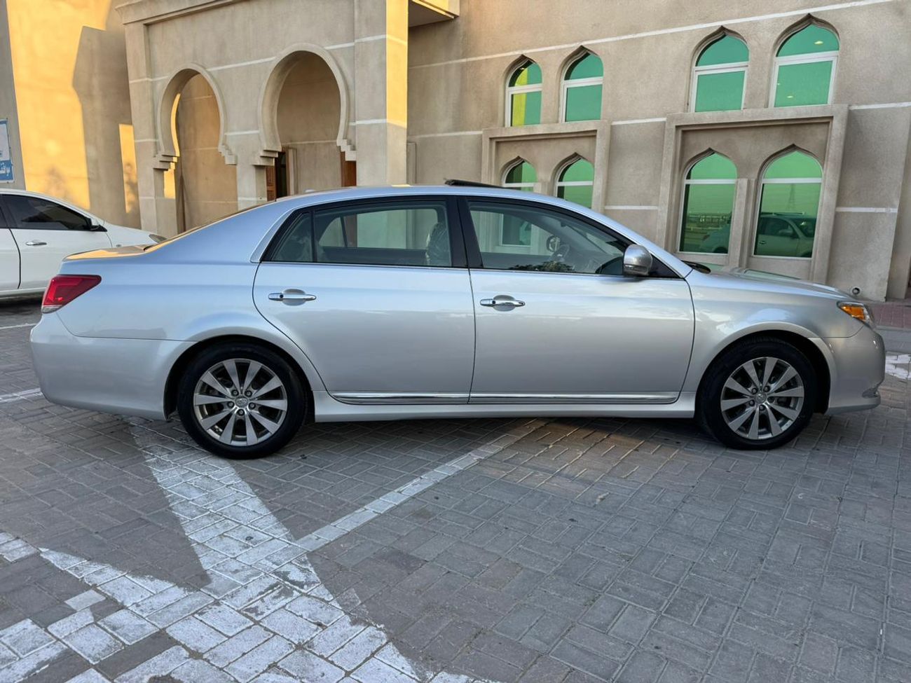 تويوتا افالون Toyota Avalon 2011 limited