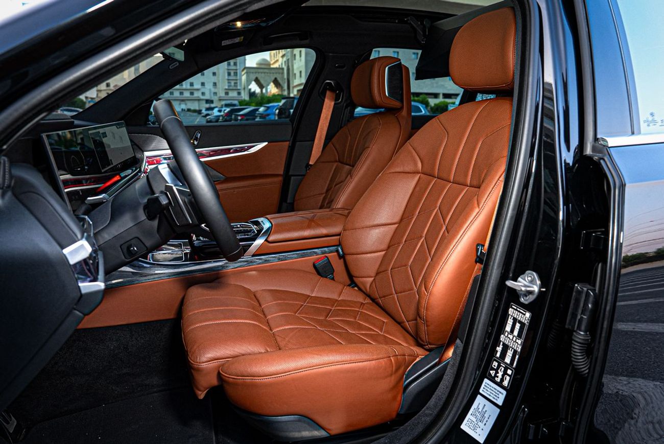 بي أم دبليو 740i