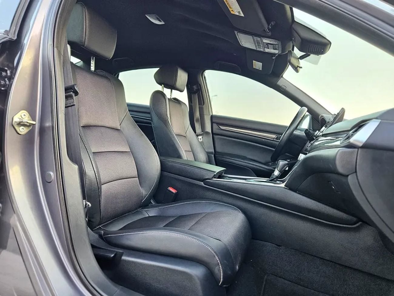 هوندا أكورد Sport US Specs - Low Mileage Pristine Condition Perfect Family Sedan