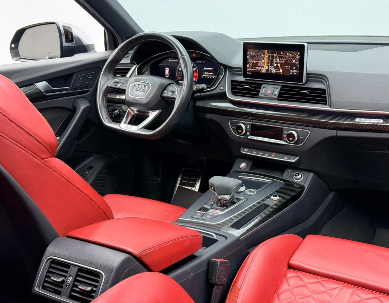 أودي SQ5 2018 Audi SQ5 Quattro, Full Service History, Carbon Fiber Interior, Excellent Condition, GCC