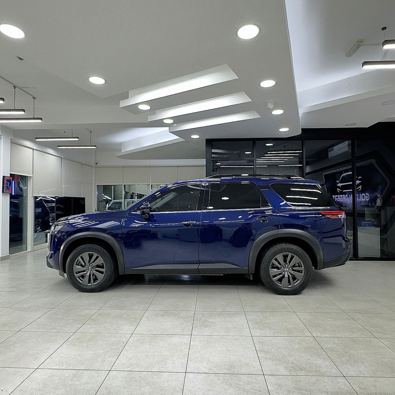 Nissan Pathfinder SV 3.5L AWD (7 Seater)