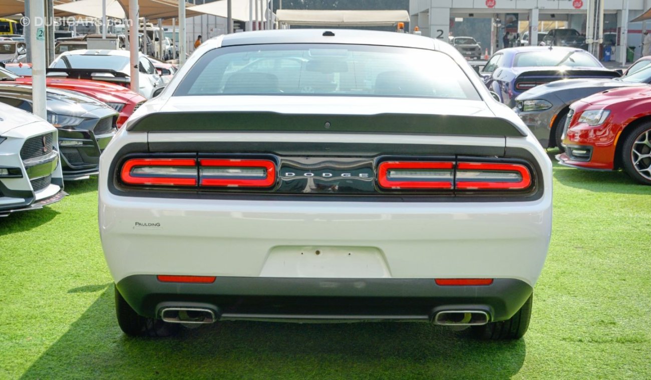 دودج تشالينجر Dodge Challenger SXT V6 2018/Leather Seats/Very Good Condition