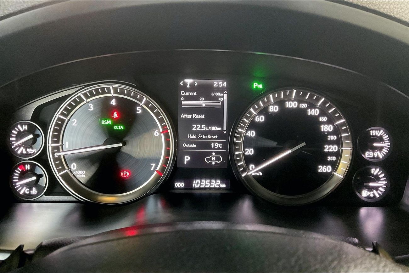 Lexus LX 570 Platinum 5.7L Platinum | Guaranteed Warranty | 0 Down Payment