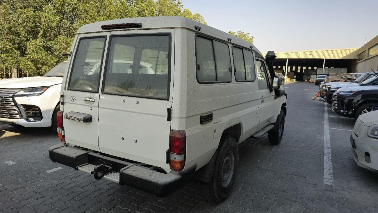 تويوتا لاند كروزر 70 Land Cruiser 78 3 Door 2.8L 2025 AT White Diesel (Export Only)