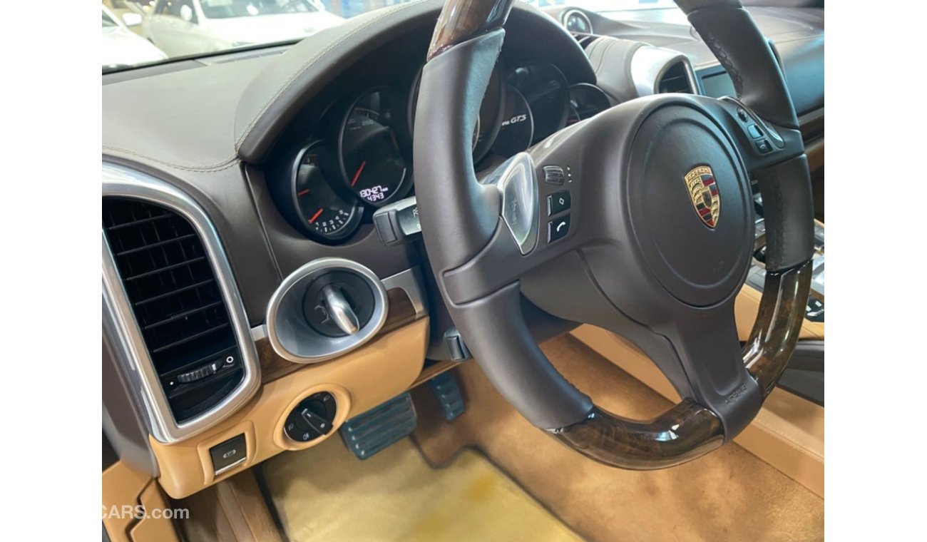 Porsche Cayenne GTS GCC 2014