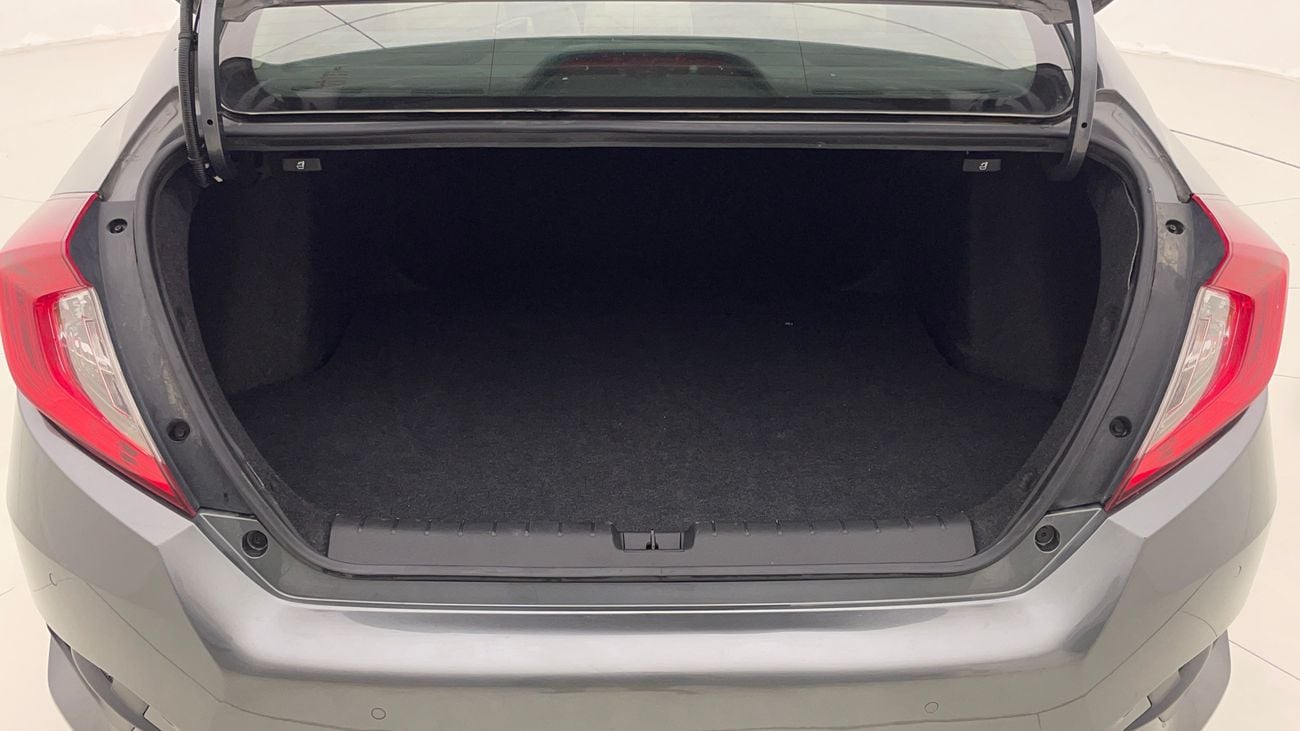 هوندا سيفيك LX 1.6 | بدون دفعة مقدمة | اختبار القيادة في المنزل