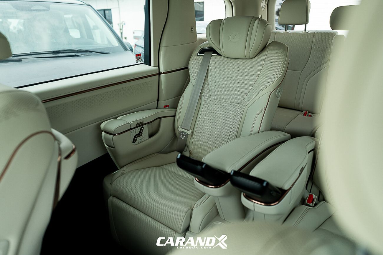 لكزس LM 350h Lexus LM 350H 2.5L Petrol Automatic Transmission 2025