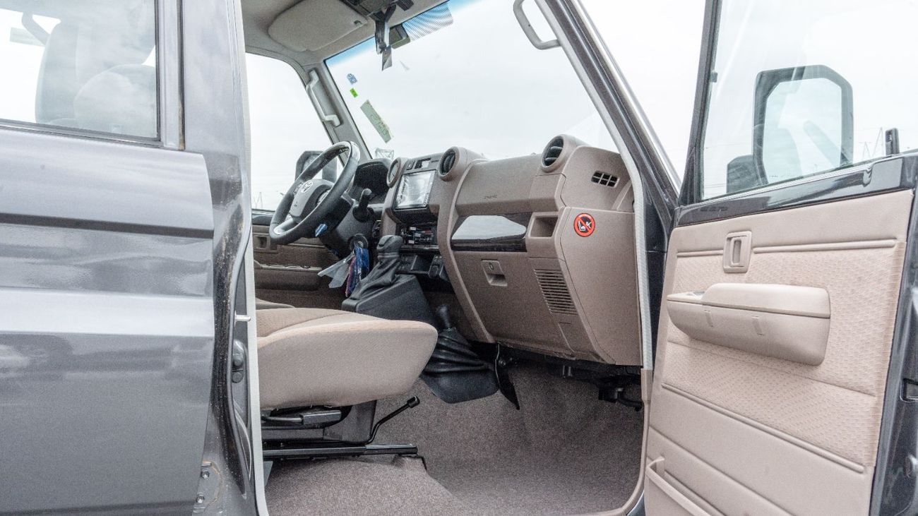 Toyota Land Cruiser 70 Toyota Land Cruiser LC76 4.0L AT Petrol (Grey-Brown) Basic