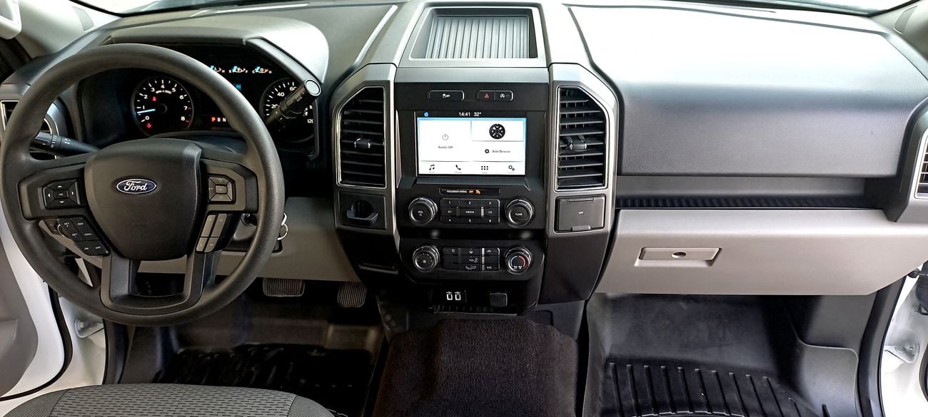 Ford F 150 XLT SUPERCAB TRUCK 3.3L 4X2 6 SEATER