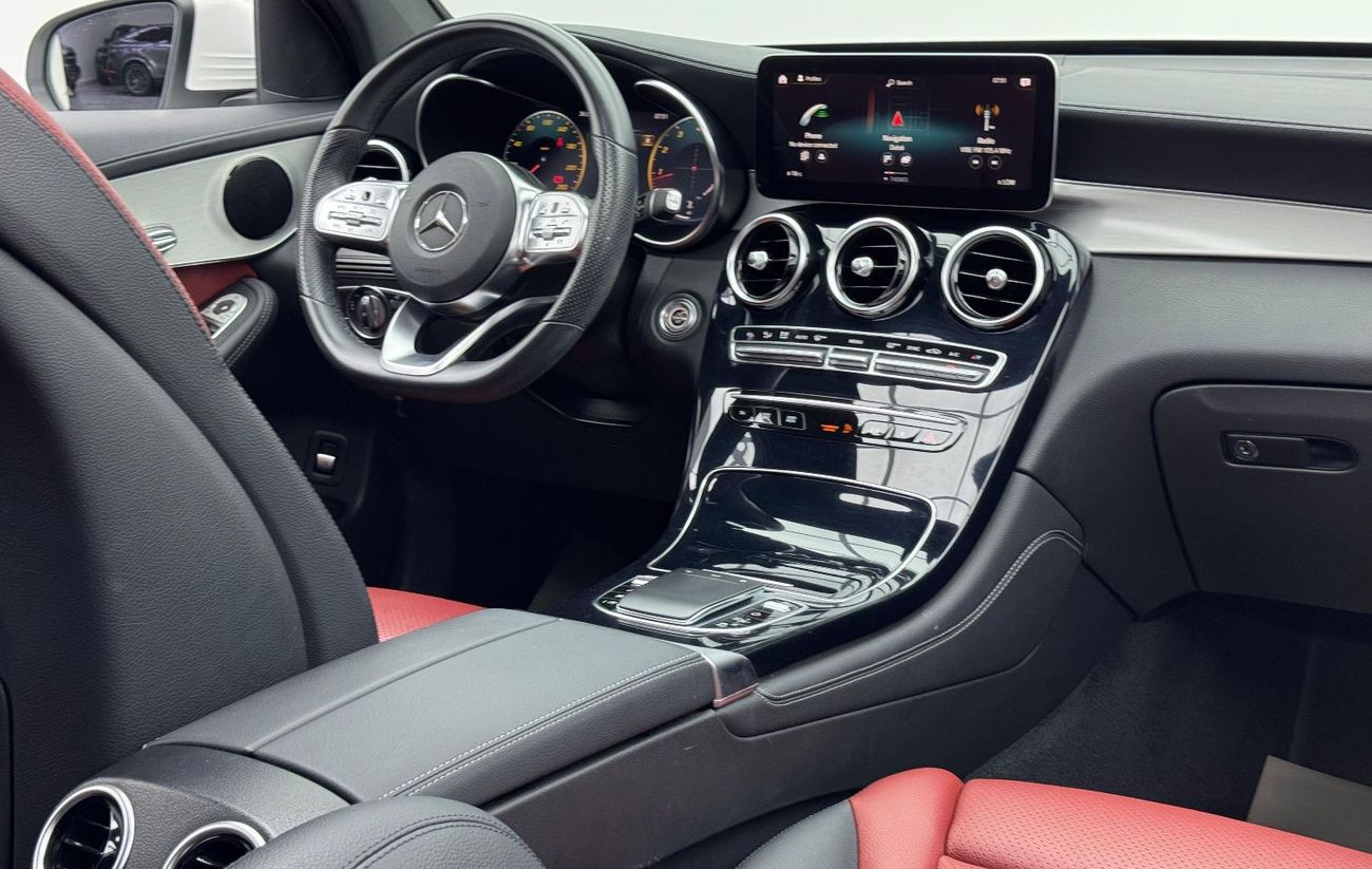 مرسيدس بنز GLC 200 Std 2.0L 2021 Mercedes Benz GLC200 AMG 4MATIC, Warranty, Full Mercedes Service History, GCC