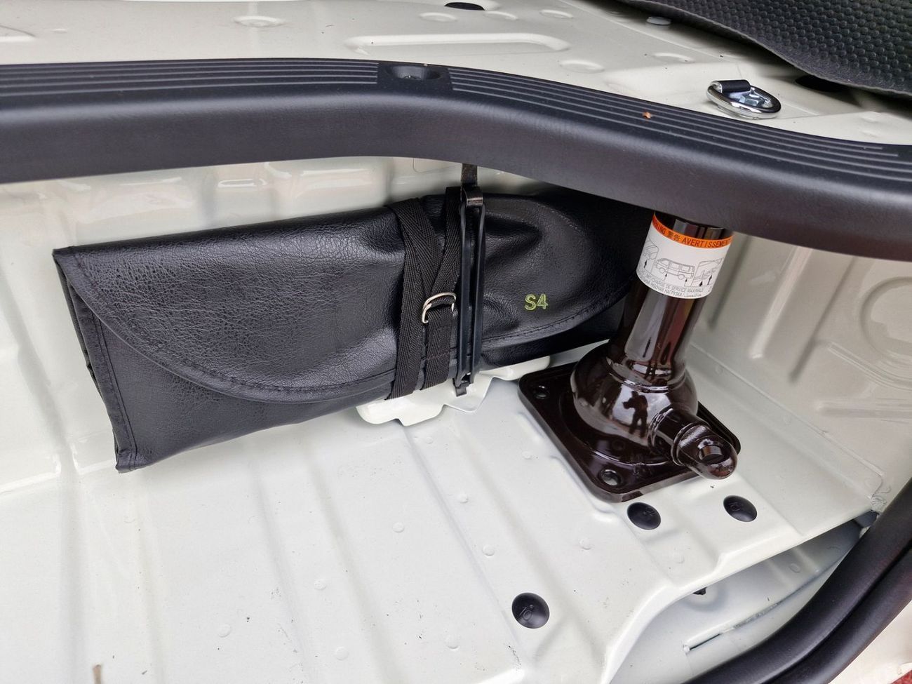 Toyota Hiace 2025 TOYOTA HIACE HIGH ROOF M/T 2.7L PETROL PANEL VAN BRAND NEW 0KM