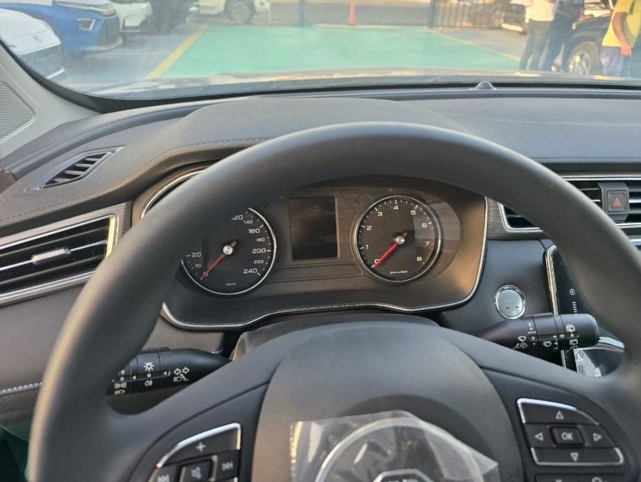 أم جي RX5 1.5L PETROL WITH PANORAMIC 2024 GCC