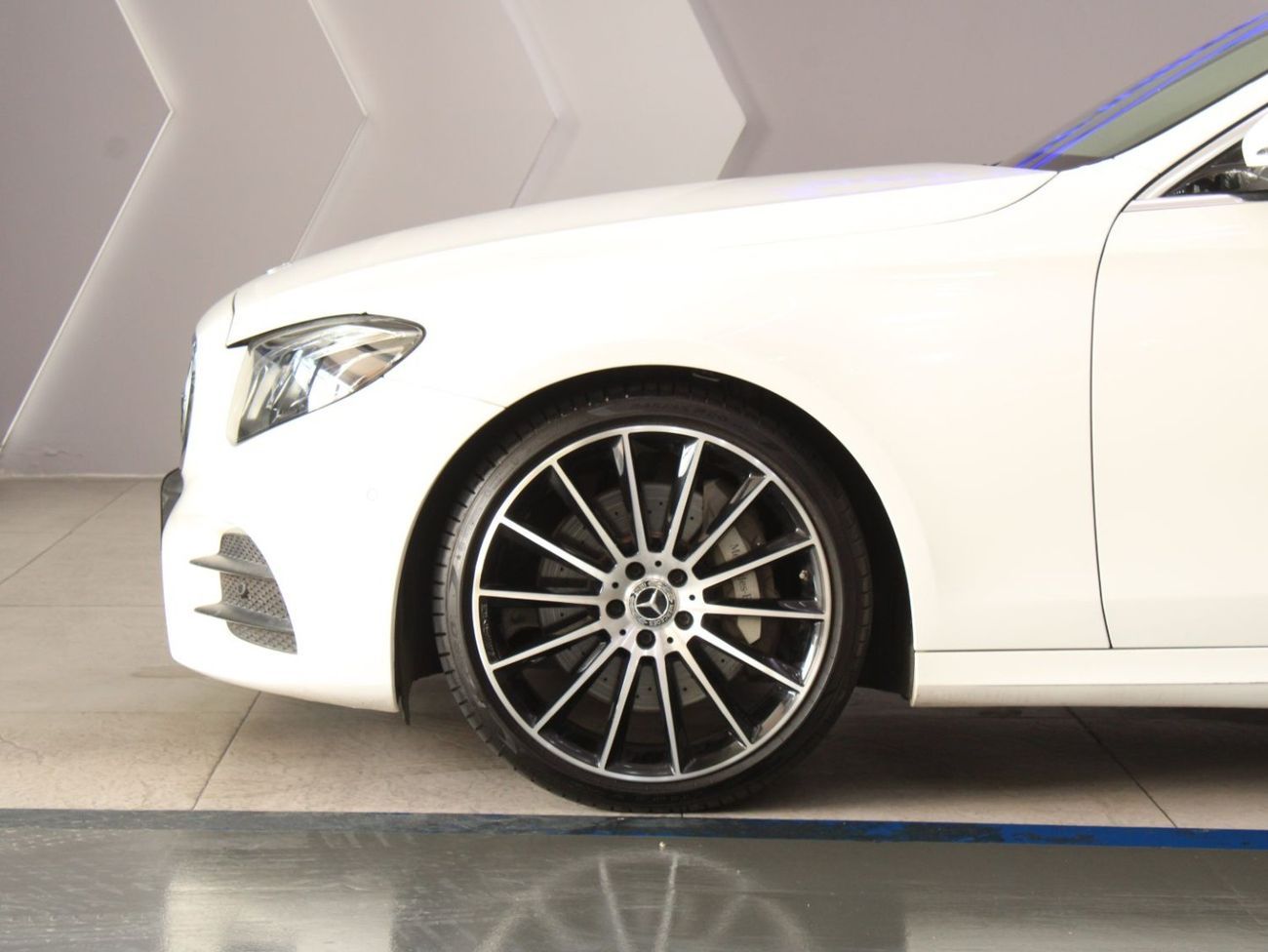 مرسيدس بنز E300 - 2020 MB E300 AMG KIT