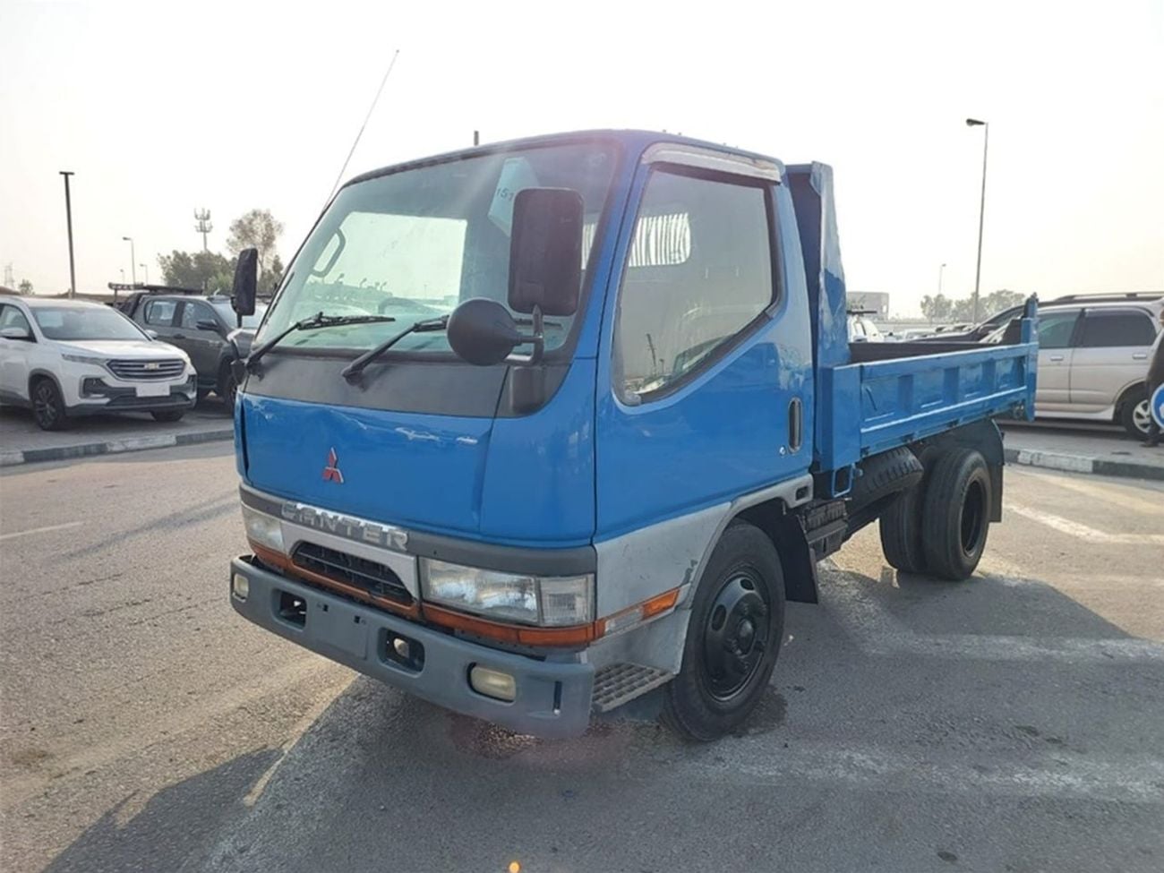 Mitsubishi Fuso Canter MITSUBISHI CANTER DUMPER TRUCK RHD 1997 MODEL 4.2 L DIESEL MANUAL(PM27711)