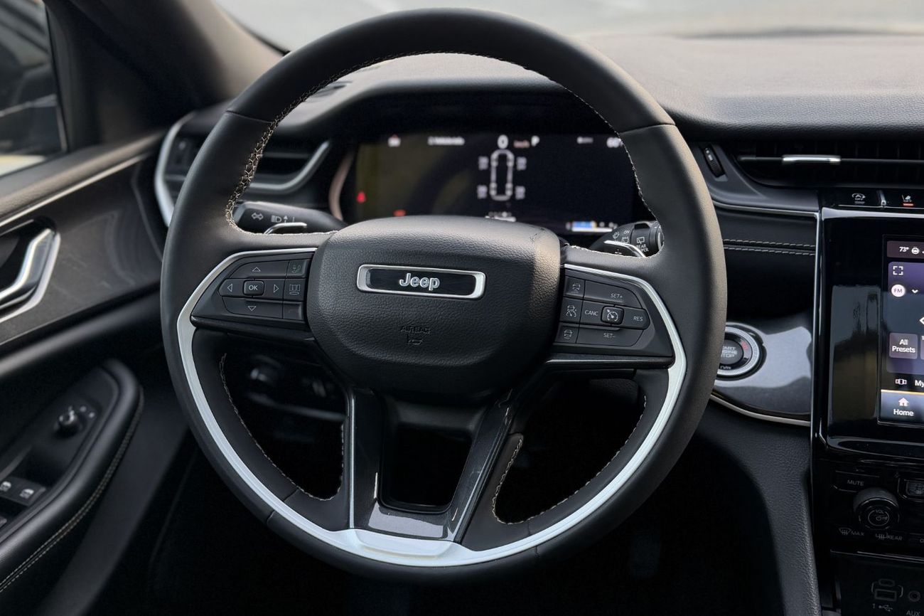 جيب جراند شيروكي L – Laredo 4x4 2023 American