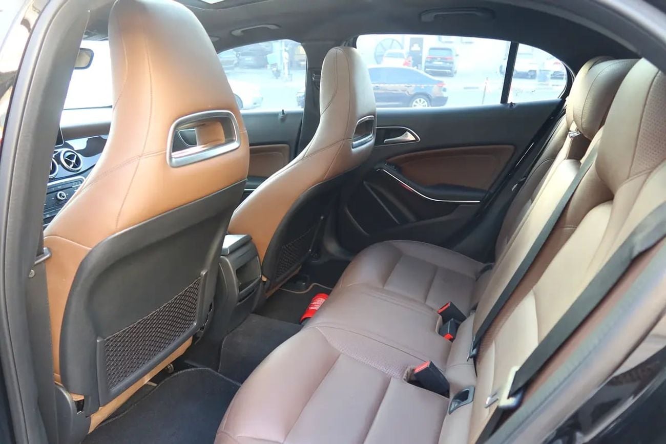 Mercedes Benz GLA250 GLA 250 4MATIC | 88,000 KM | Panoramic Roof