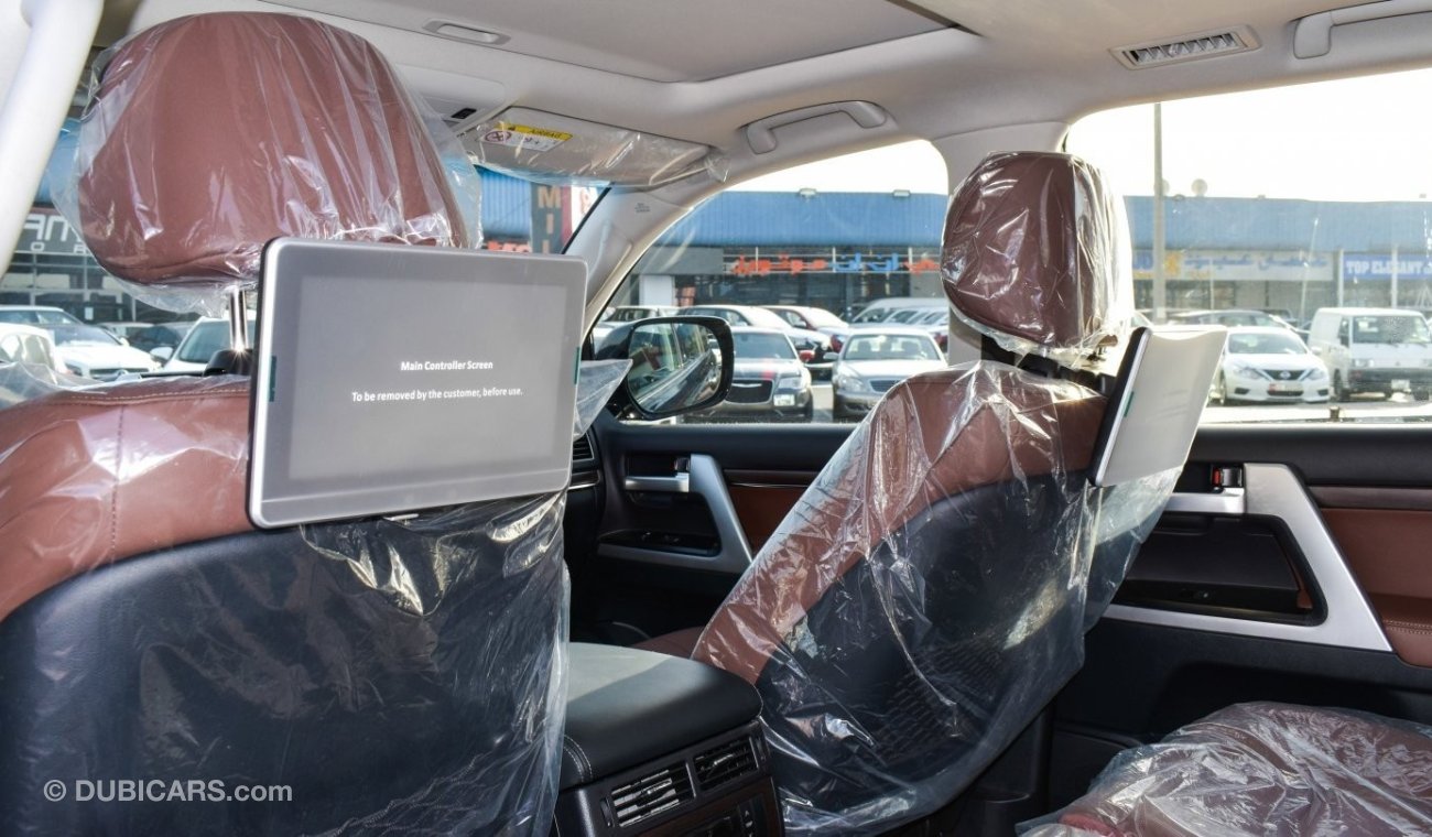 تويوتا لاند كروزر VXR Grand Touring S 5.7 V8 فقط للتصدير