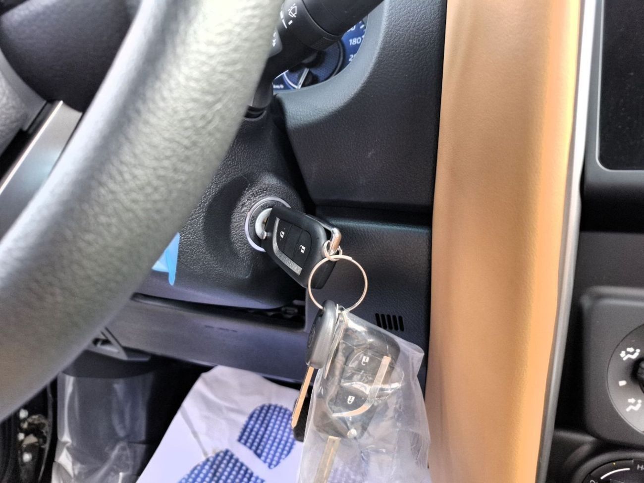 تويوتا فورتونر 2.7L EXR 2025 Black Petrol (Export Only)