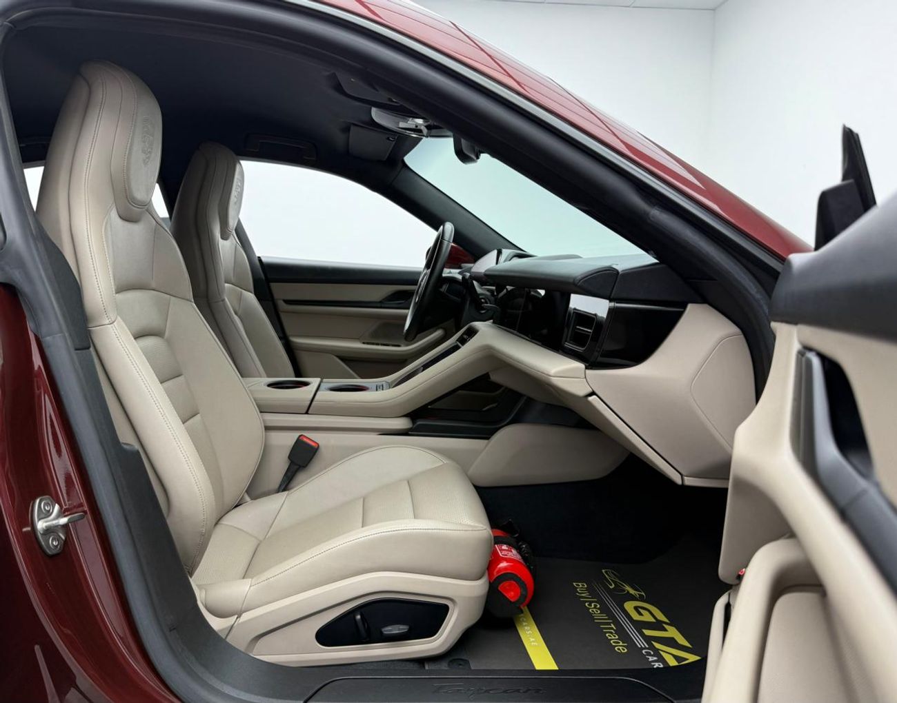 بورش تايكان Base 2022 Porsche Taycan ,Al Nabooda Warranty ,Full Service History ,GCC