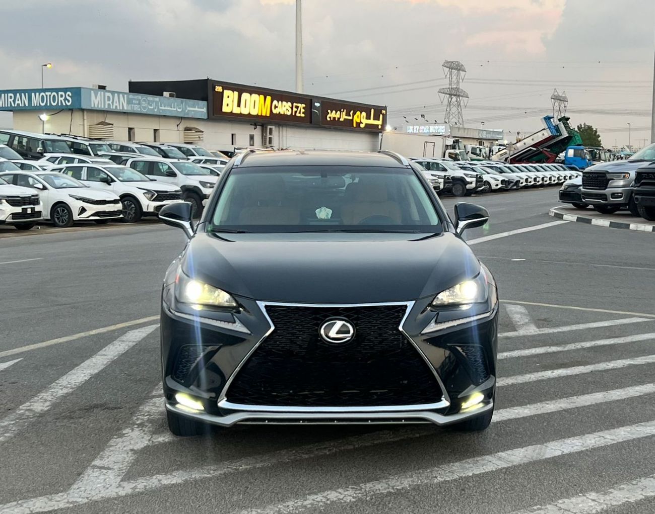 لكزس NX200t 2016 Lexus NX200t Turbo 2.0L V4 - AWD 4x4  - Rear Camera - Leather Seat & - Auto trunk