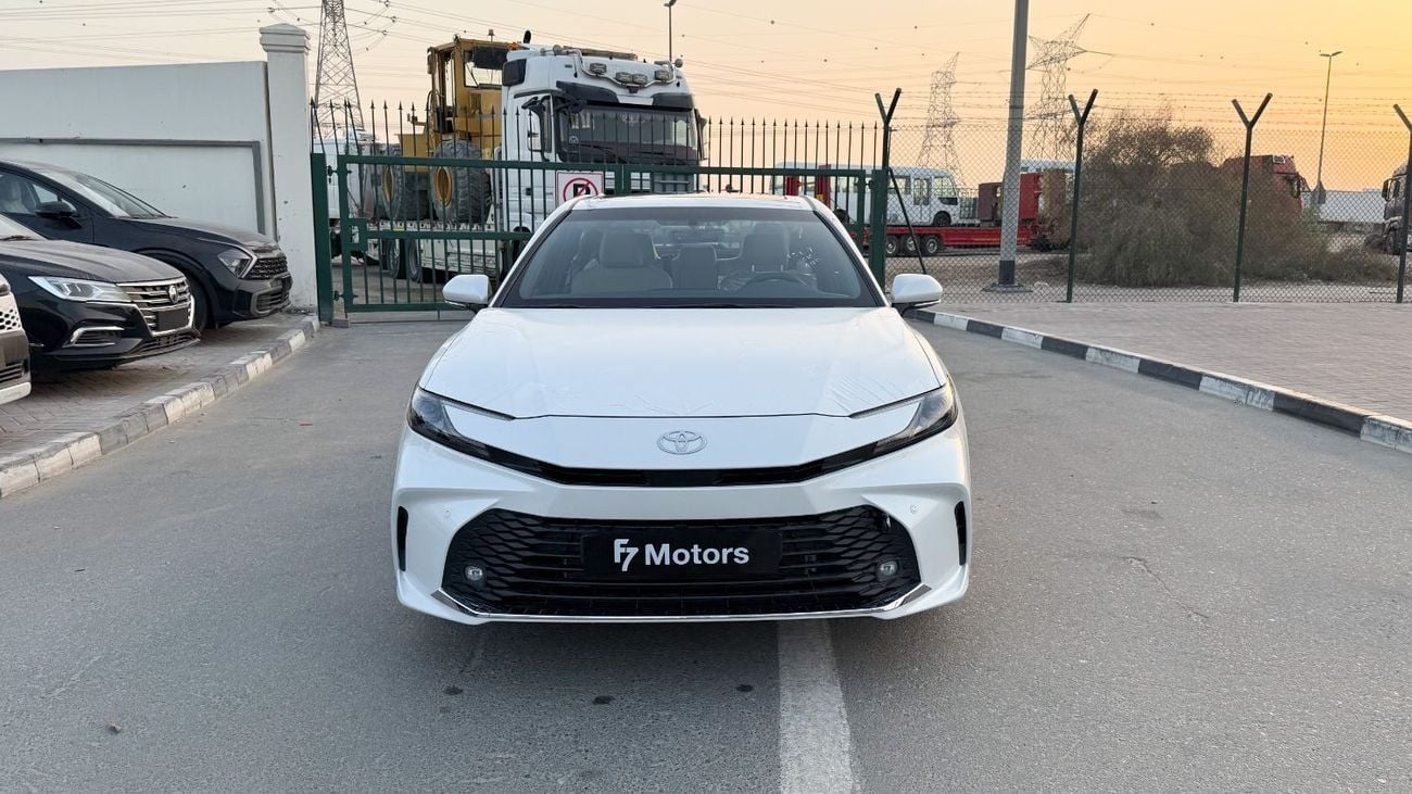Toyota Camry Toyota Camry HEV LV Hybrid 2.5L  (GCC) - 2025