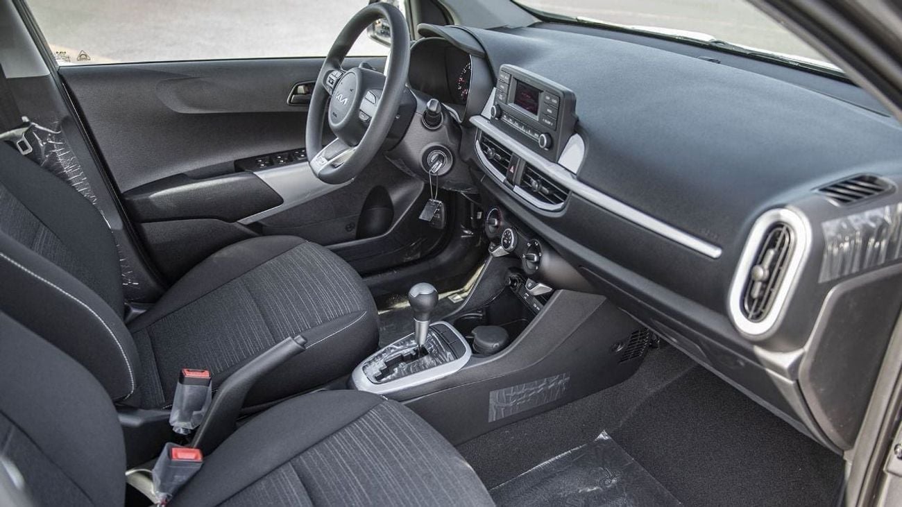 تويوتا هيلوكس Toyota hilux 2.4L diesel basic option My25