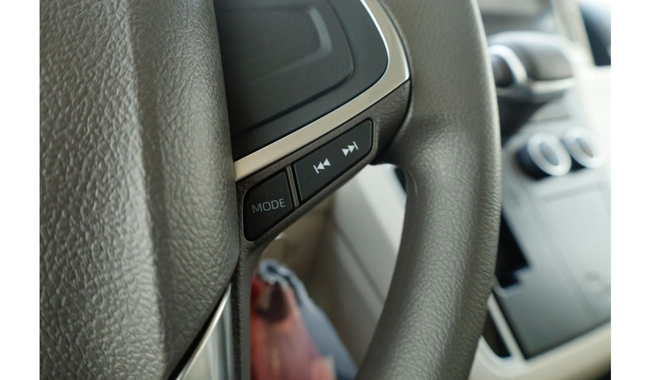 Toyota Hiace TOYOTA HIACE 3.5 AT GL WHITE 2025