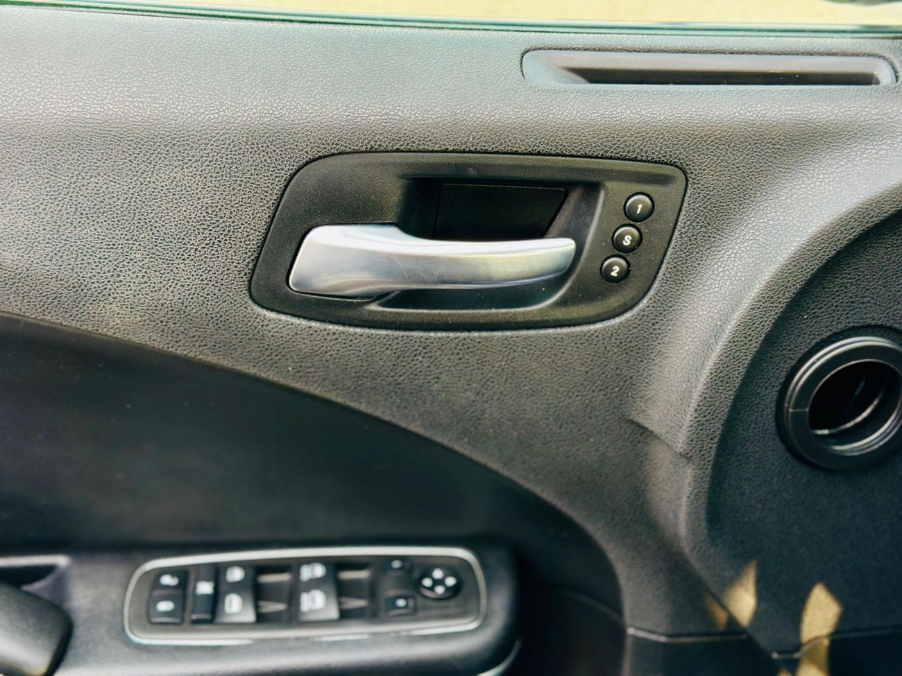 دودج تشارجر SXT Mid 3.6L