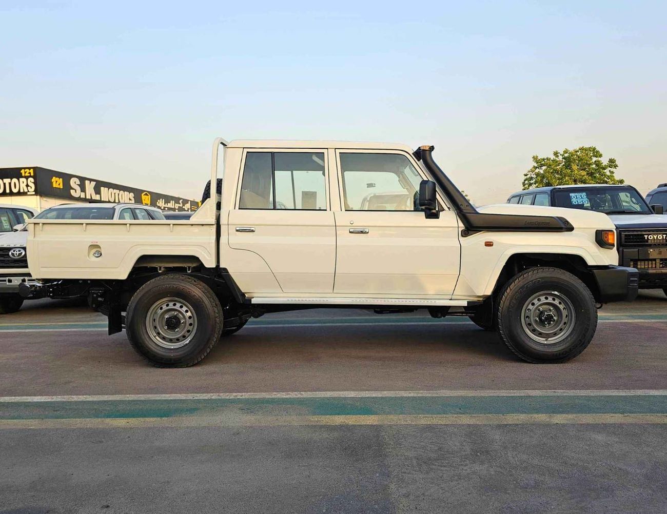 تويوتا لاند كروزر بيك آب LC79 STD-E / DOUBLE CABIN MANUAL / 2.8L V4 DIESEL 4WD / SNORKEL (CODE # STD-E)