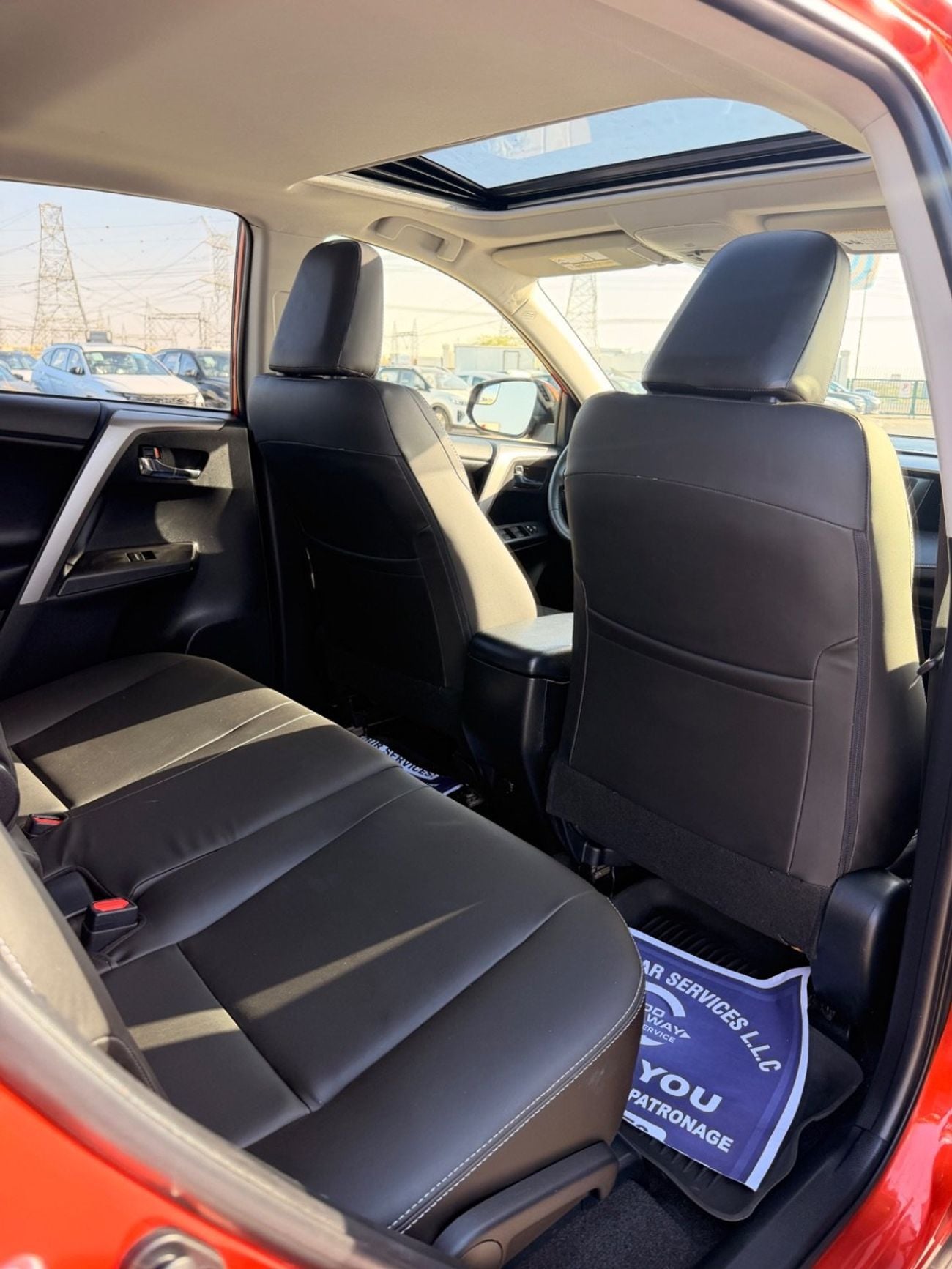Toyota RAV4 XLE 2.5L sunroof, leather seats full option