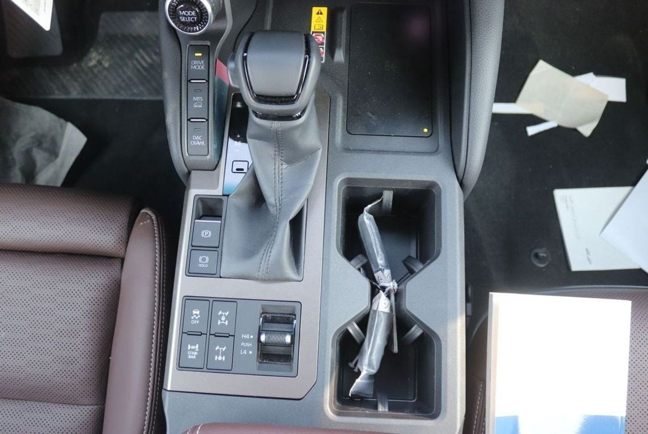 تويوتا برادو Adventure 2.4Turbo, Leather Seat, Sunroof, Push Start, Memory seat, Model 2025