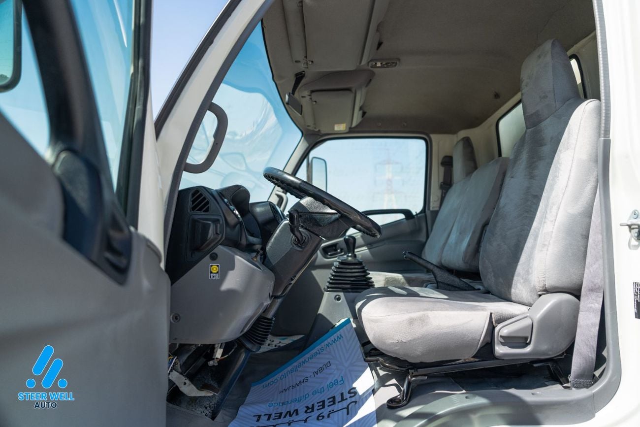 هينو 300 2020 Hino 300 916 4.0L Diesel Manual | Long Chassis Chiller Box | GCC Specs