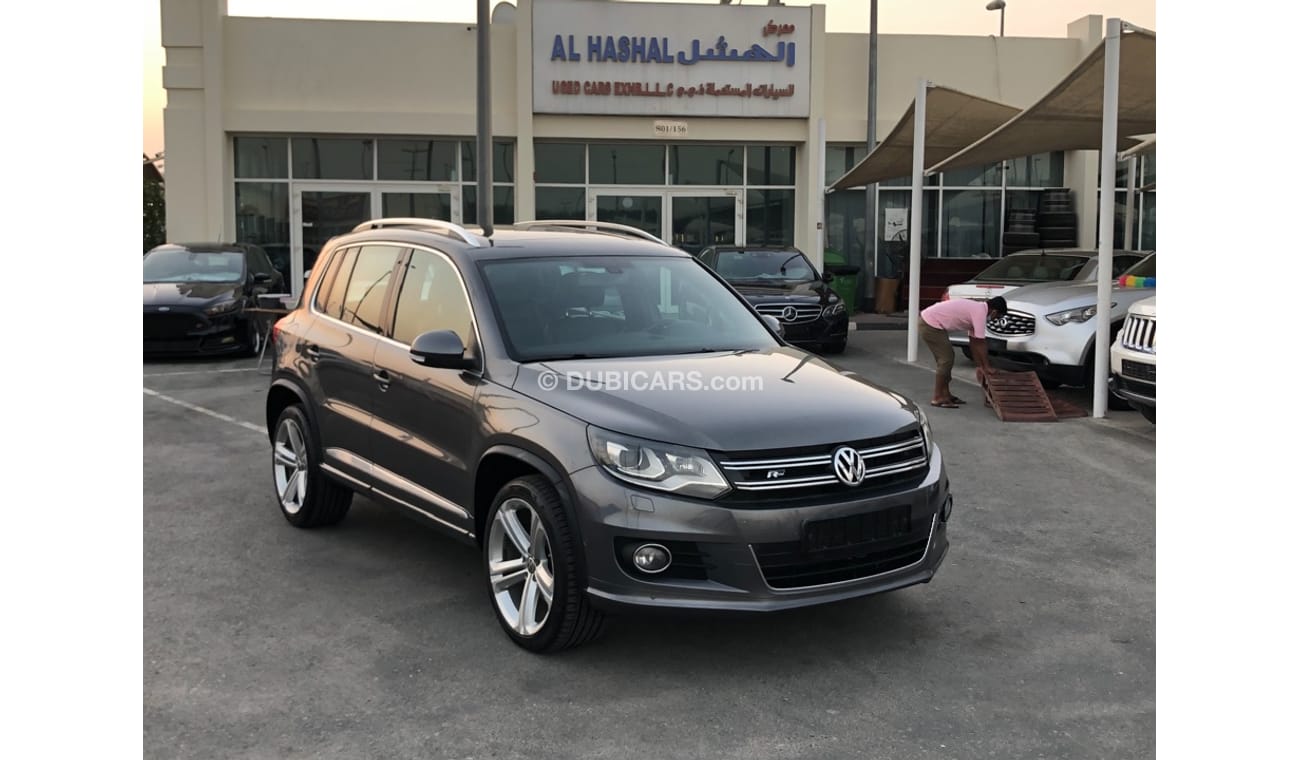 Volkswagen Tiguan VOLEX WAGAN  TIGUAN MODEL 2014 GCC car prefect condition full option low mileage full option R