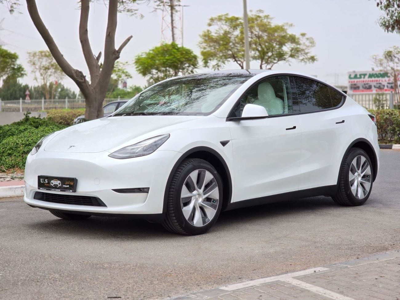 Tesla Model Y LONG RANGE AWD GCC