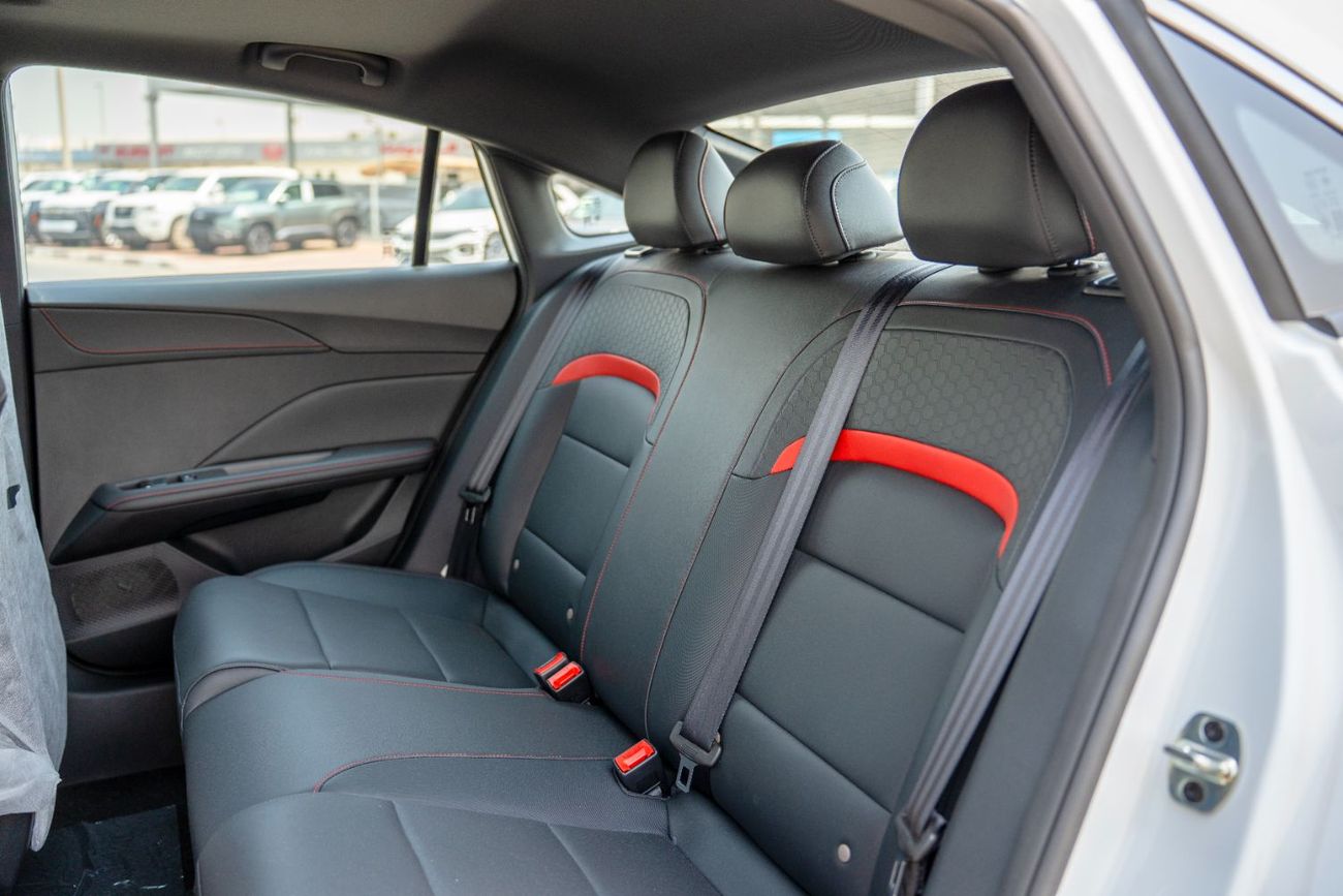 أم جي 5 MG5 2025 1.5L Turbo Petrol