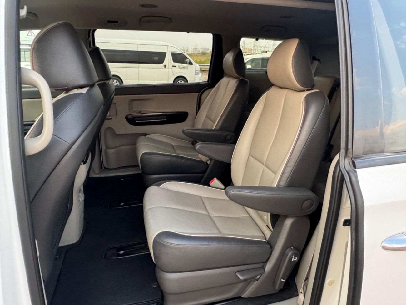 Kia Sedona 2017 - 7 SEATS FAMILY CAR LOW KM US SPEC