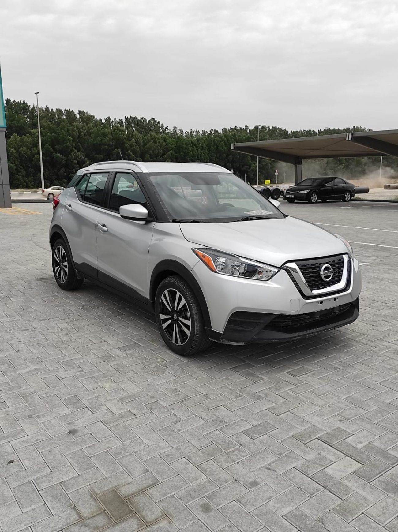 used nissan kicks sv