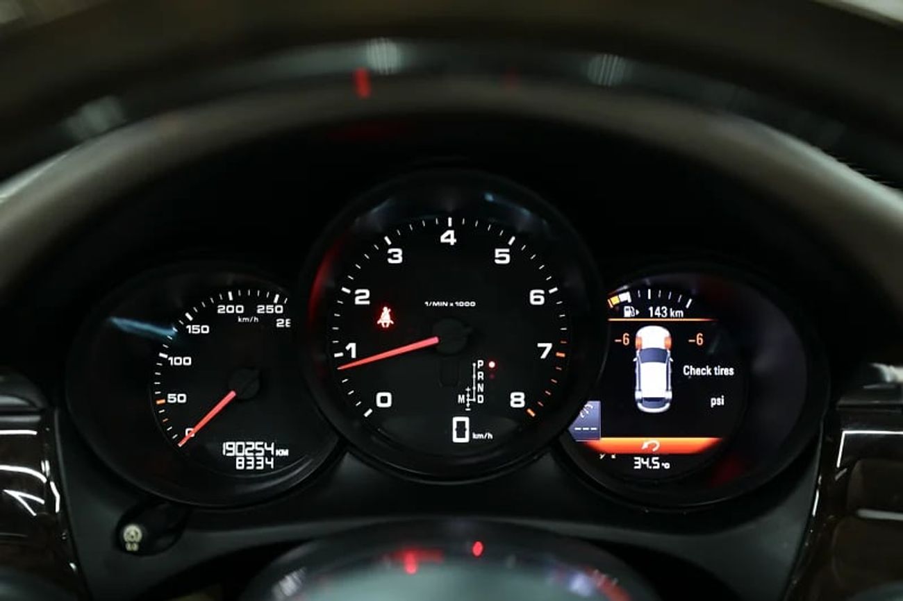 بورش ماكان Monthly Installment | GCC | 2 Years Warranty + Free Insurance + Registration | Ref#B07537