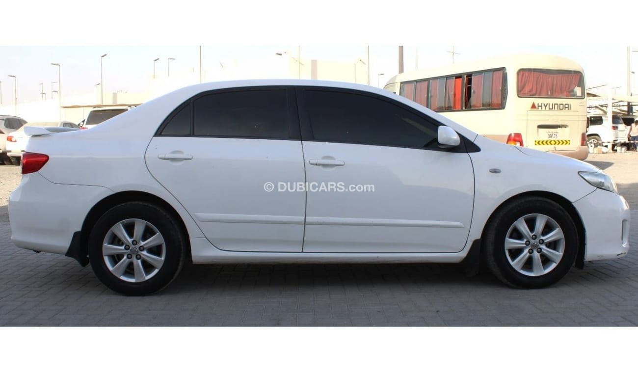 تويوتا كورولا تويوتا كرولا 1.6  ابيض 2011 خليجى بحالة ممتازة بدون حوادث