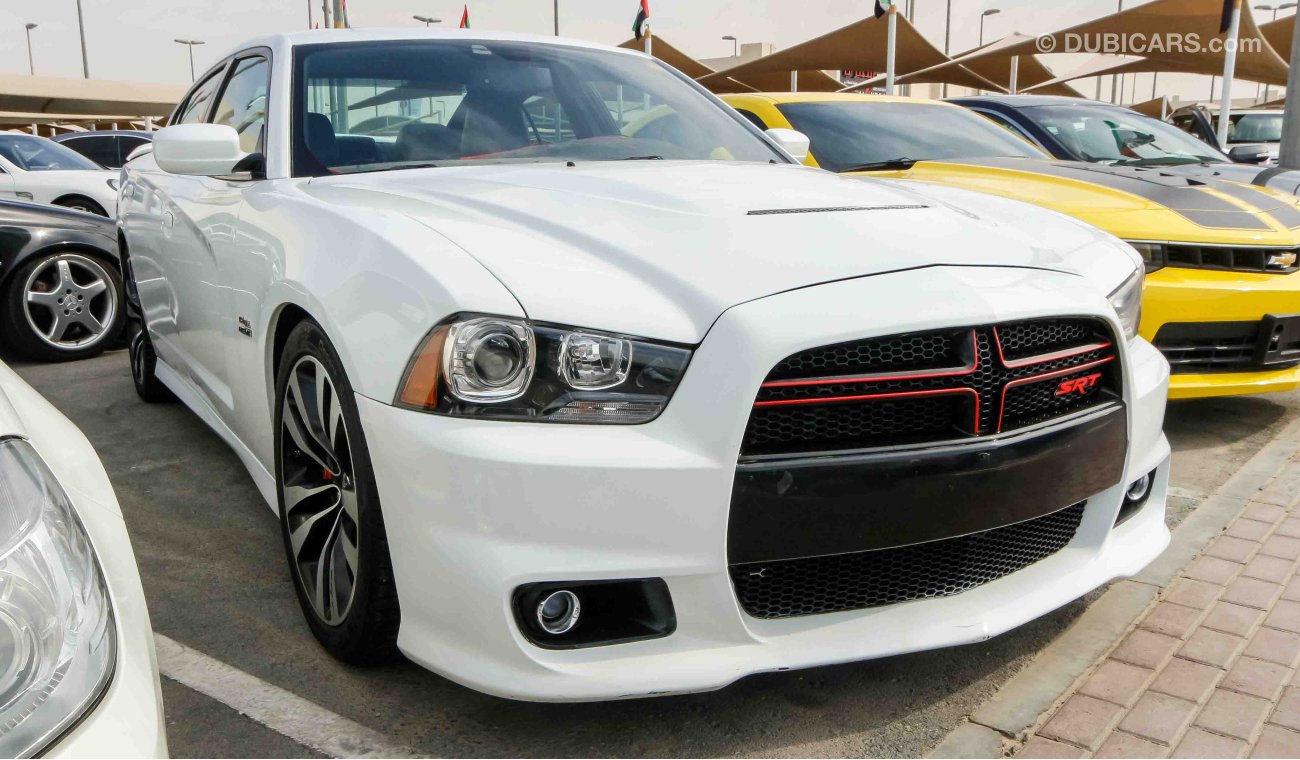 دودج تشارجر SRT 6.4L HEMI