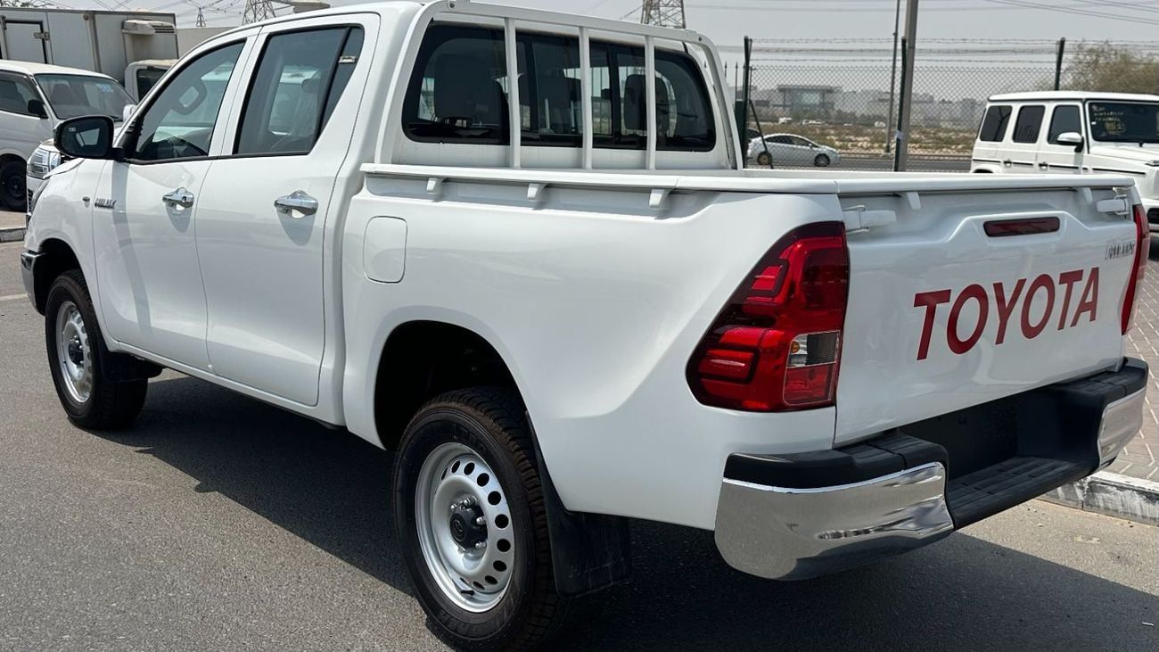 Toyota Hilux 2.4L Diesel 4x4 | Chrome bumper | Manual