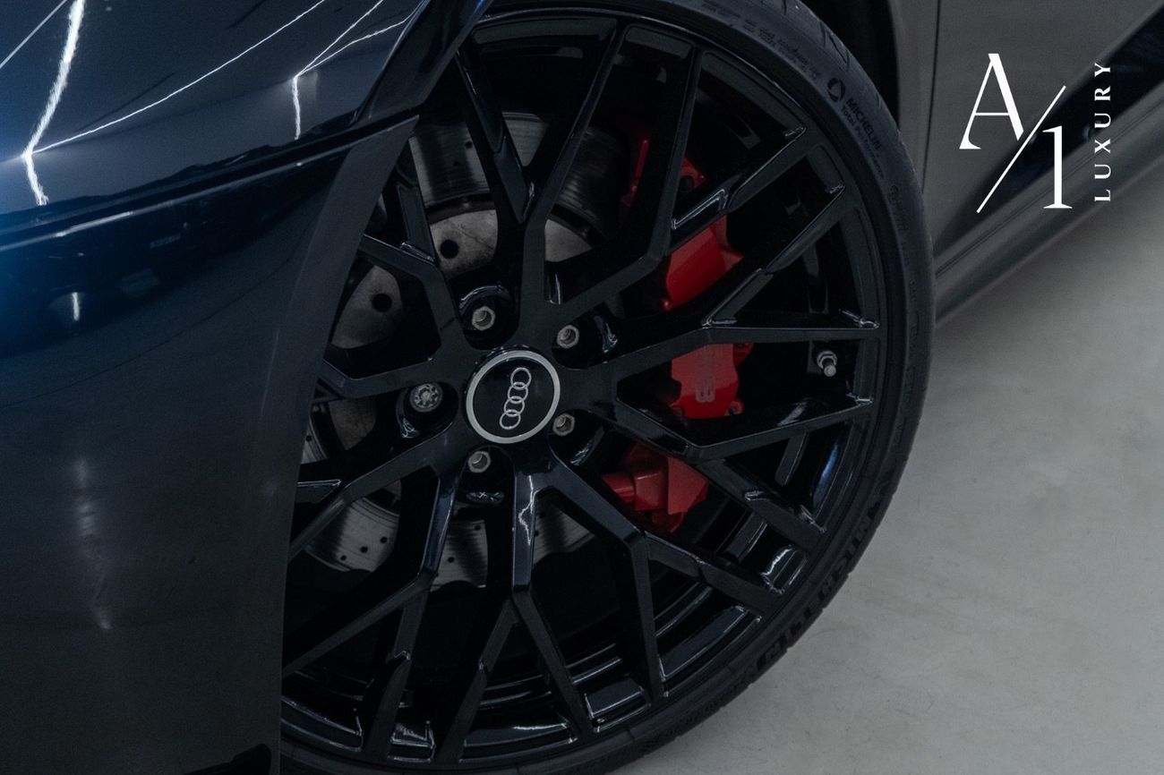 Audi R8 V10 RWD 5.2L (540 HP) 2018 Audi R8, 1 of 999, Full Service History in Al Naboodah, GCC Spec, Excelle