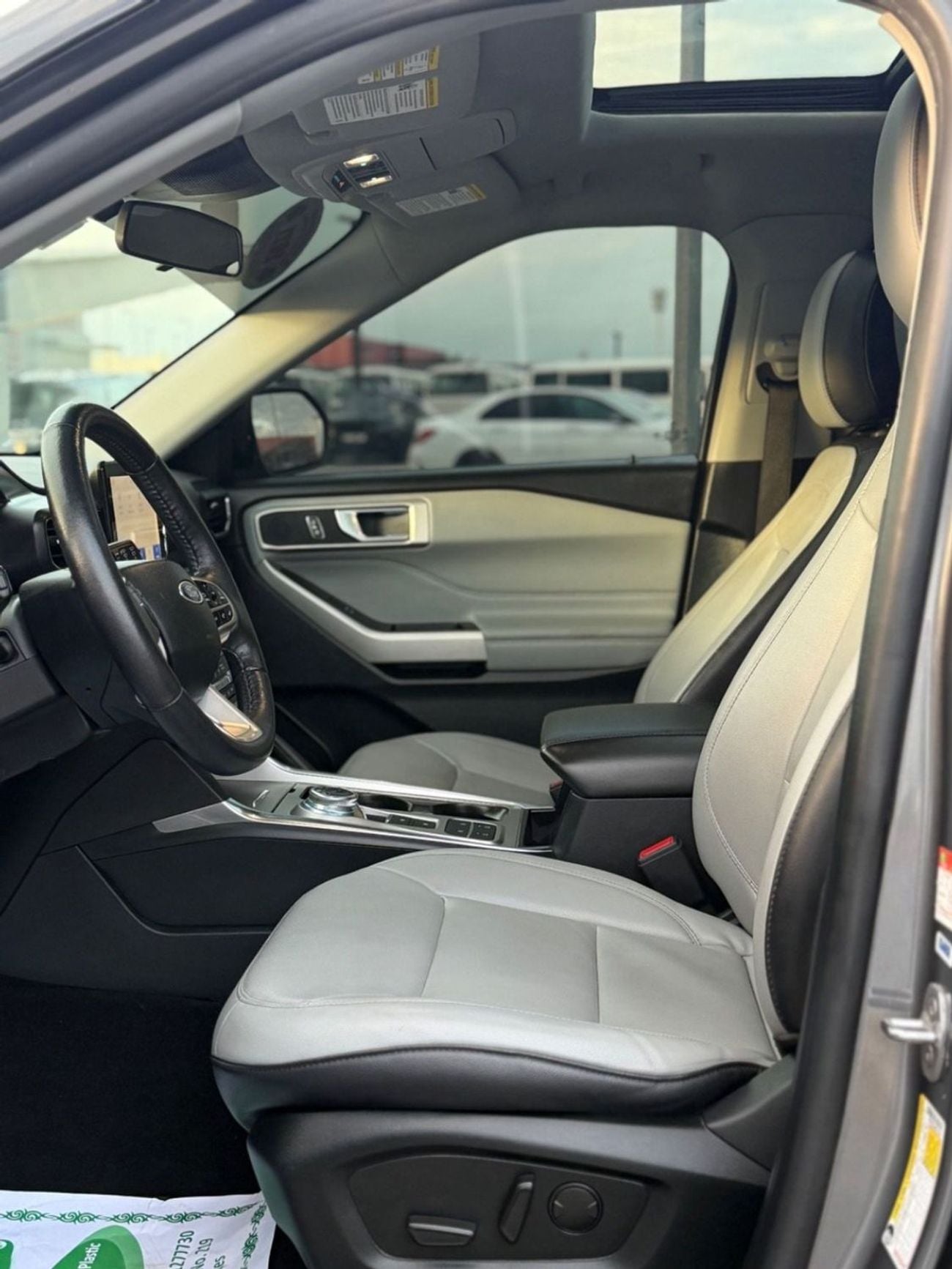 Ford Explorer XLT, fully loaded with panoramic