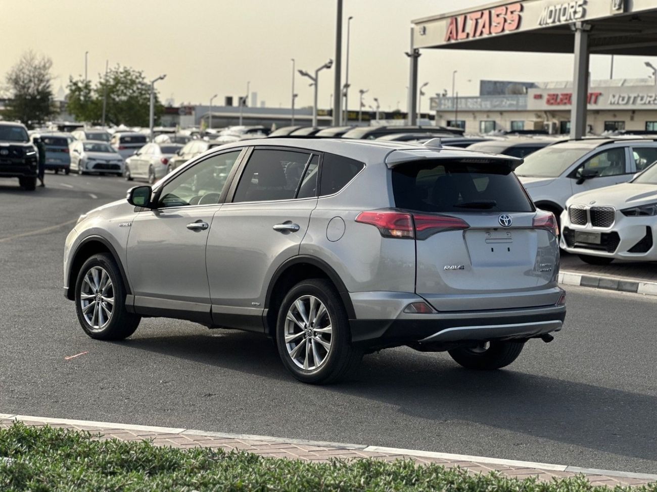 تويوتا راف ٤ Limited Hybrid Full Option